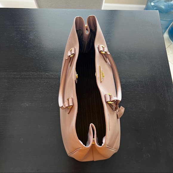 PRADA GALLERIA Saffiano Large bag in powder pink (SOLD) - Picture 9 of 12